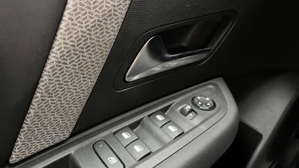 Nouvelle CITROEN C4 X  1.2 PureTech 12V - 130 S&S - EAT8  Max